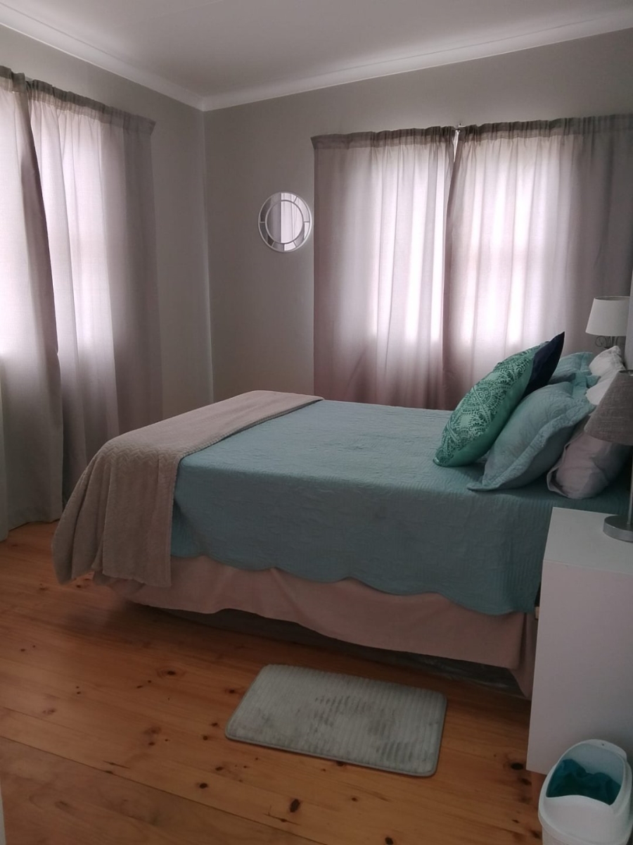 4 Bedroom Property for Sale in Kleinkrantz Western Cape